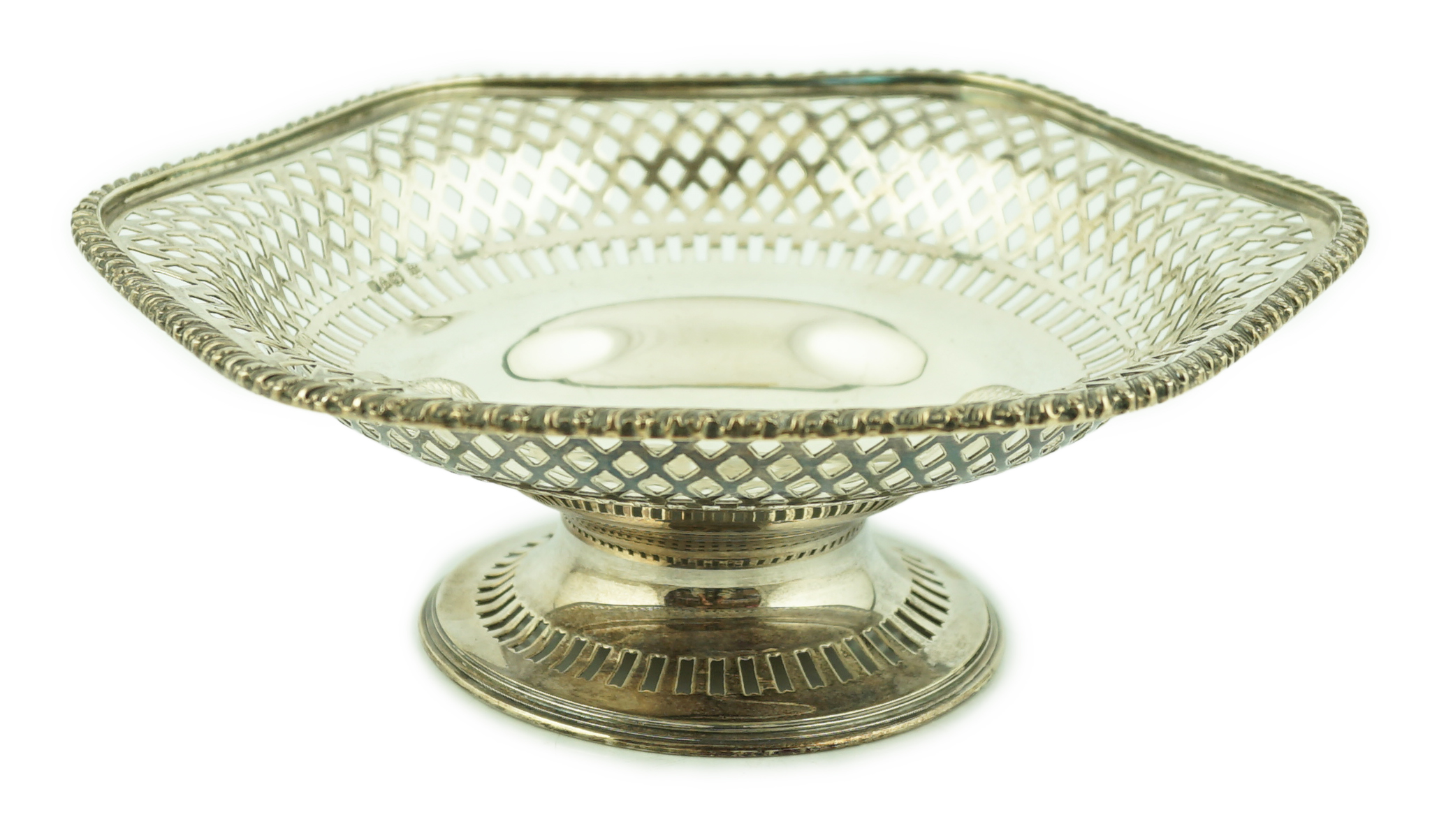 A George V circular silver tazza, by Barker Brothers